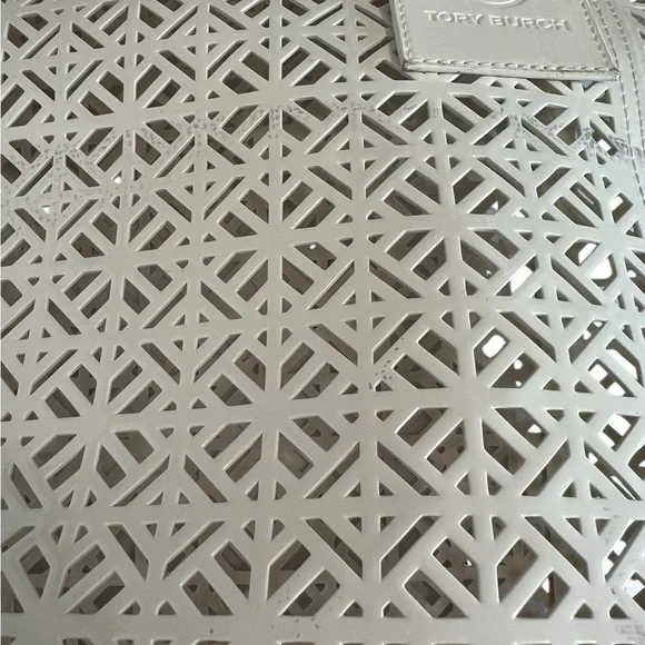 TORY BURCH White Off-White Laser Cut Designer Tote Shopper Pool Bag NWOT - Picture 8 of 13